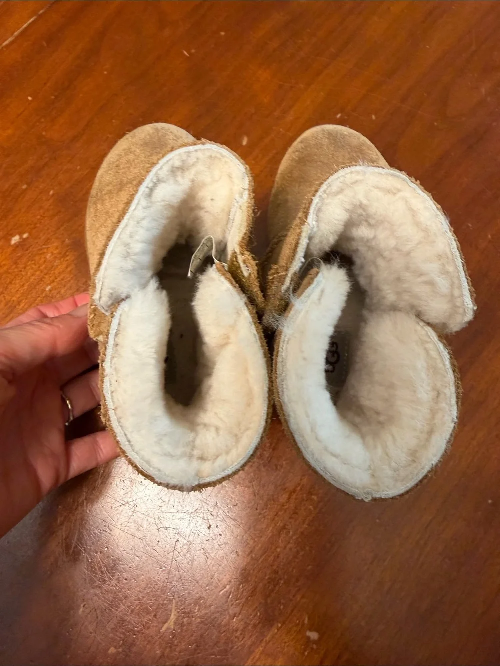 Toddler Keelan Uggs! in Chestnut  Size 8